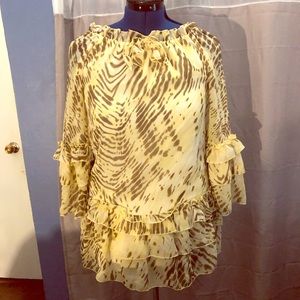 Kaelyn-Max Women blouse with ruffles